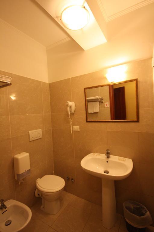 Hotel Cherubini Рим Екстер'єр фото